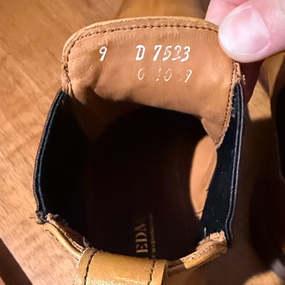 Allen Edmonds Chelsea boots - Picture 5 of 5